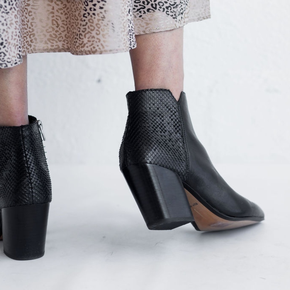Dolce Vita Aden Black Bootie - Picture 5 of 7
